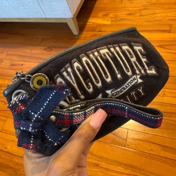 Juicy Couture Wristlet - Picture 2 of 5